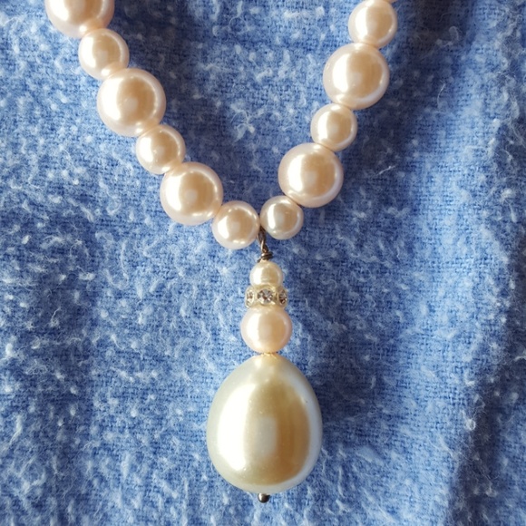 3 Piece Pearl Jewelry Set - Picture 2 of 5